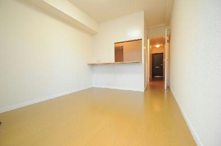 レオパレスエタージュの居間