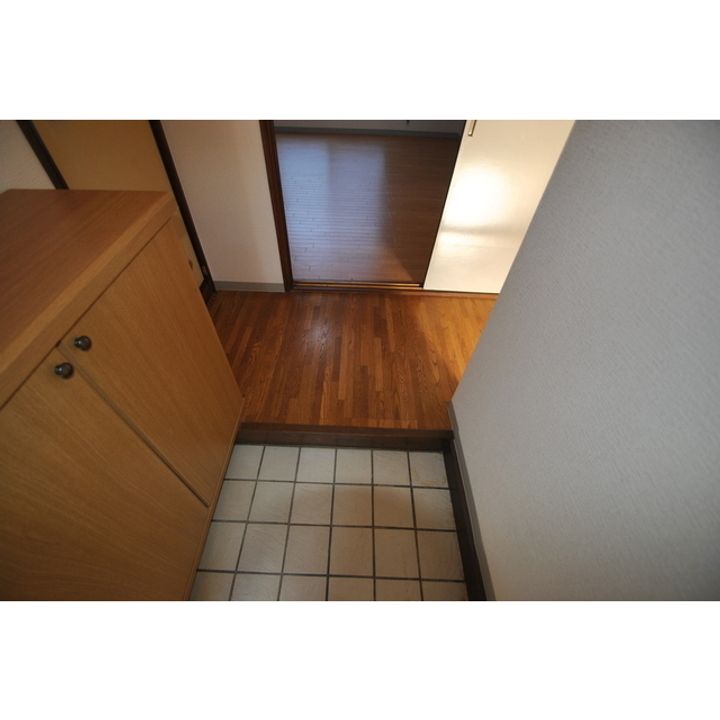 コーポナツの玄関