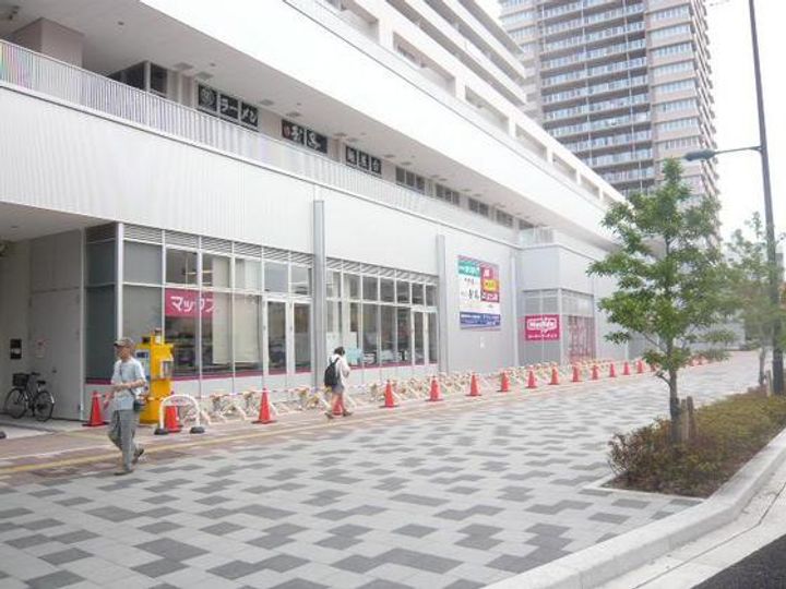 アスプロパラティ8の周辺