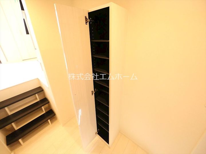 ボヌール東海通の玄関