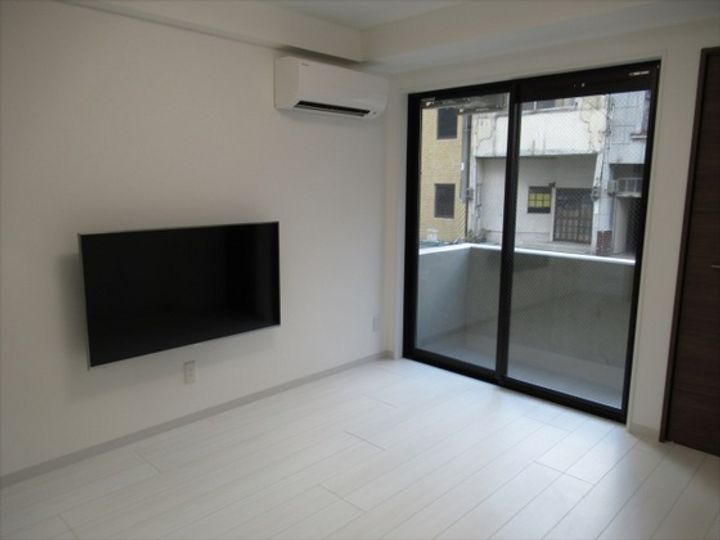 SEMS富田町の居間