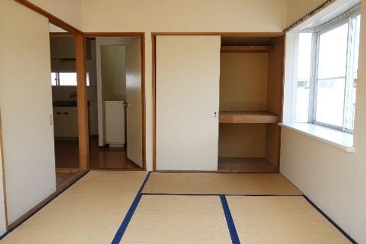エステートピアいーばの居間