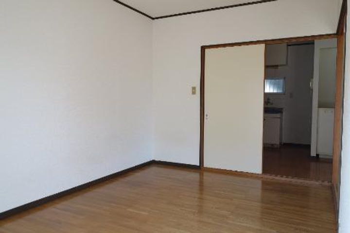 エステートピアいーばの居間