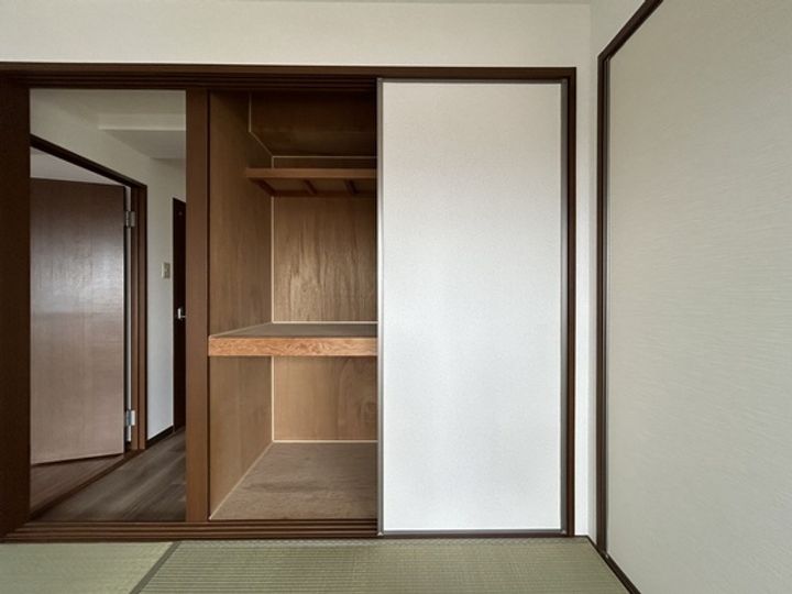 ミレニアムの内装