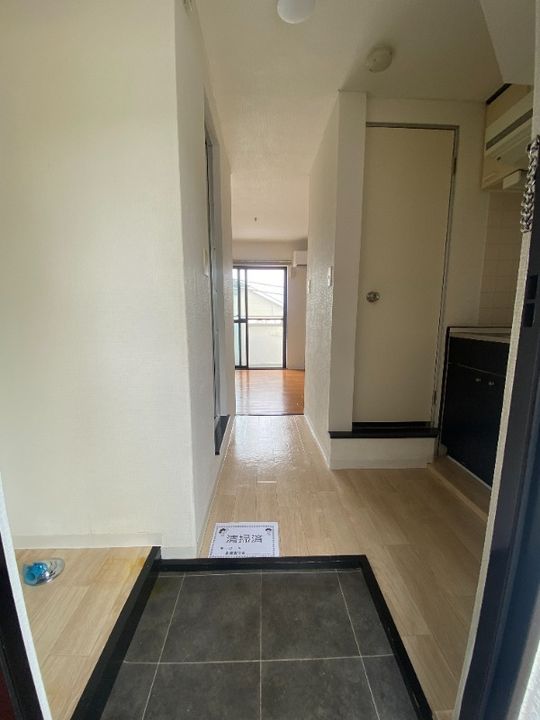 ネスト光ヶ丘の玄関