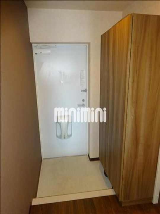 ル・リオン山手の玄関