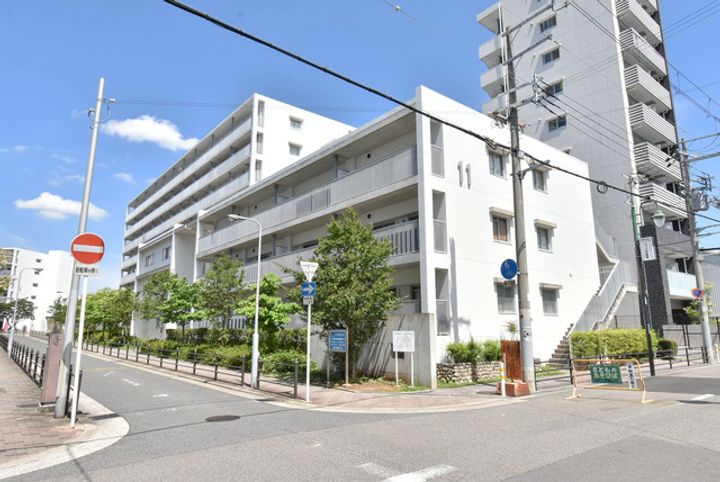 URサンヴァリエ西田辺の外観