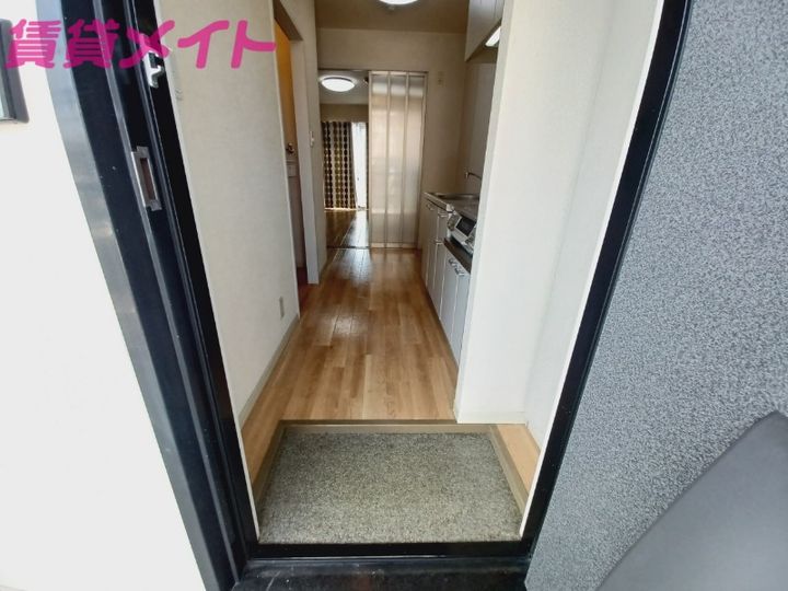 パストラル ヴィラC棟の玄関