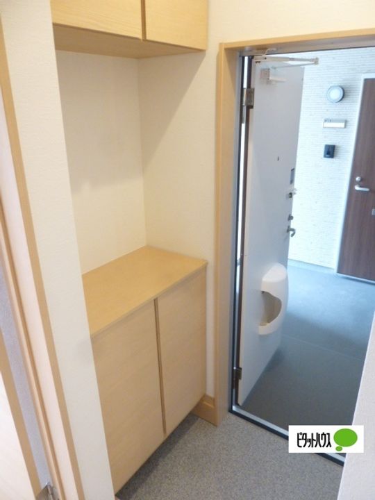 セレーノ中里の玄関