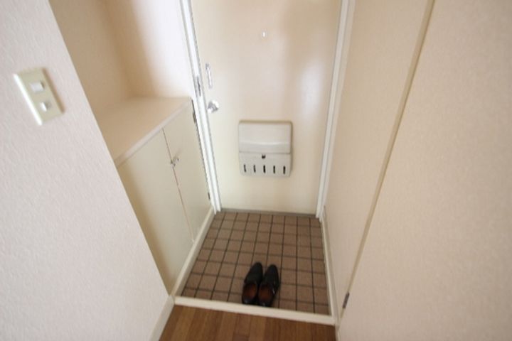 コーポ伊藤の玄関