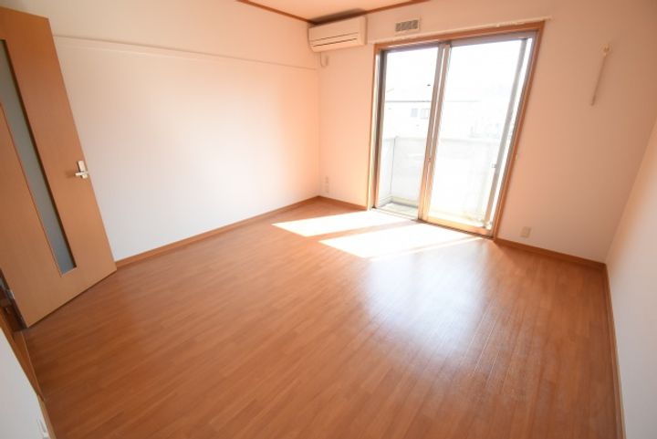 エルメゾン三番町の居間
