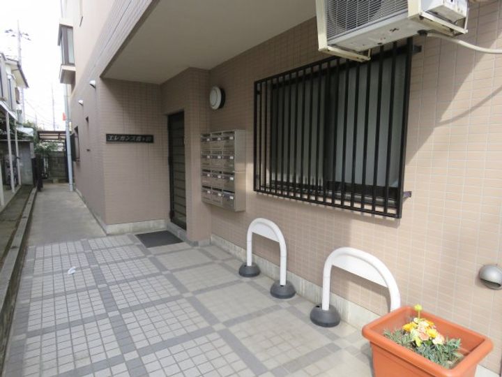 エレガンス霞ヶ関の地図