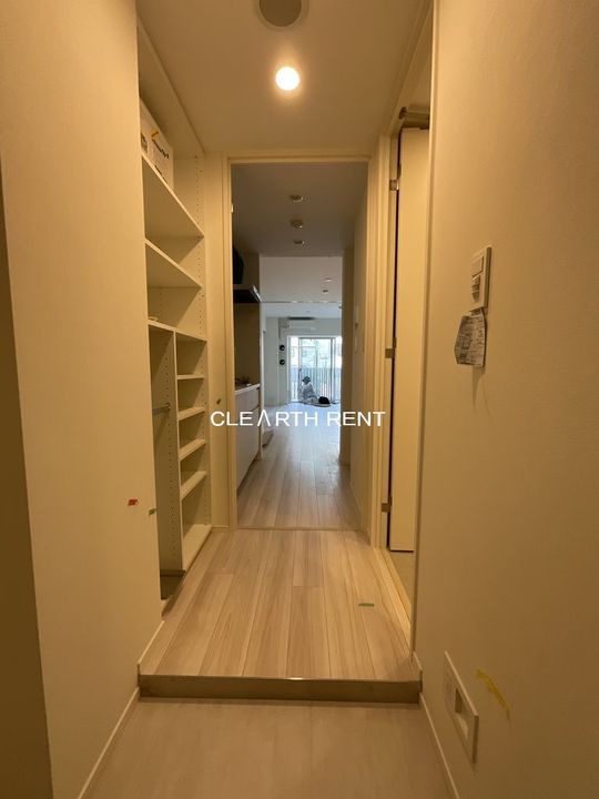 オアーゼ新宿市谷薬王寺の玄関