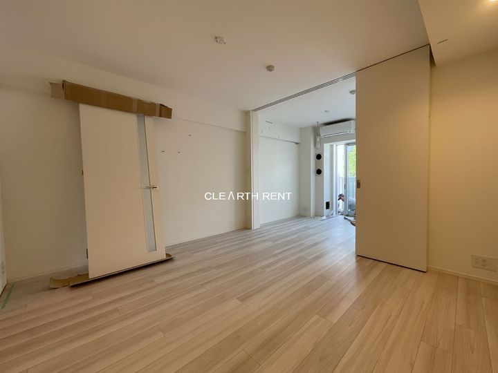 オアーゼ新宿市谷薬王寺の居間