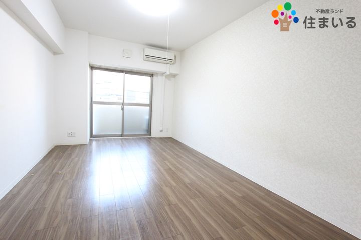 愛知県名古屋市緑区鳴海町字上汐田(マンション)の賃貸物件の居間