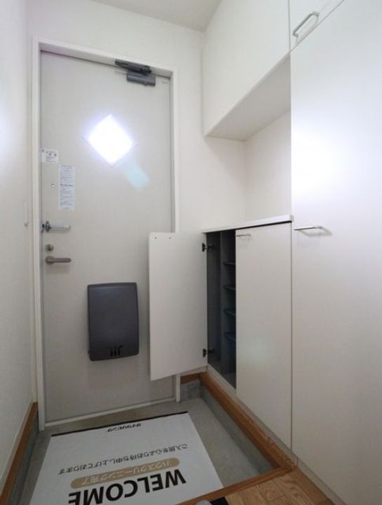 新潟県長岡市堀金2(アパート)の賃貸物件の玄関