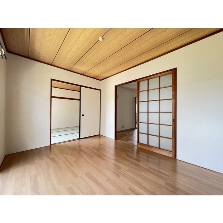 ストークハウス岩崎 Aの居間