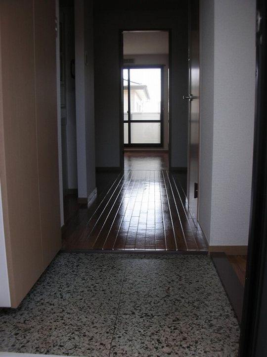 パルテールの玄関
