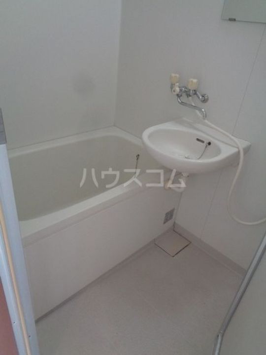 グレーシャーブルーの風呂