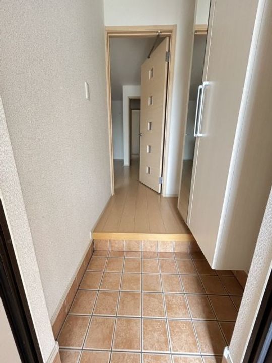 大阪府枚方市田口4(アパート)の賃貸物件の玄関