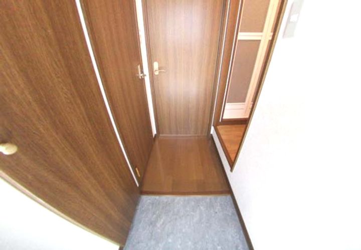 大阪府和泉市伏屋町4(アパート)の賃貸物件の玄関