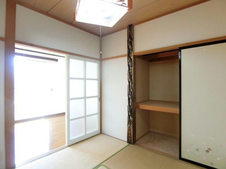 カトルセゾンIIの居間