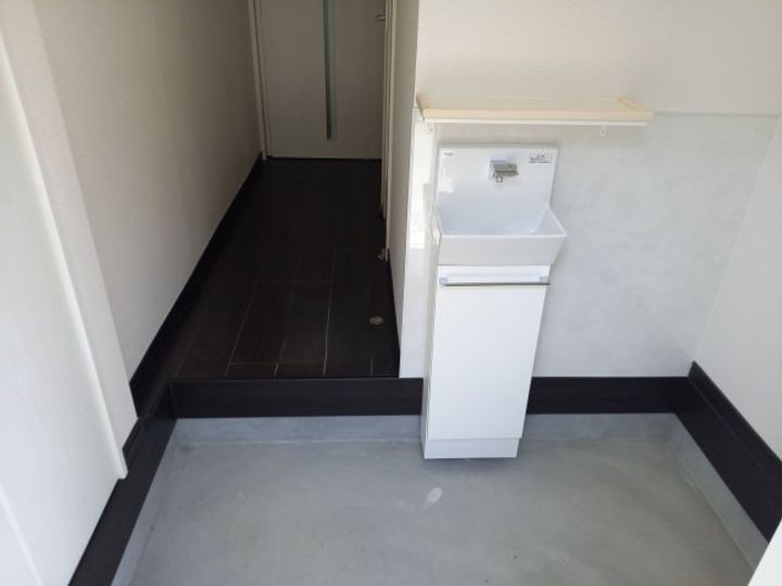 大阪府枚方市桜丘町(一戸建)の賃貸物件の玄関