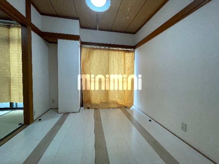 コスモス前原の居間