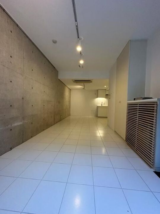 Modelia Brut表参道の居間