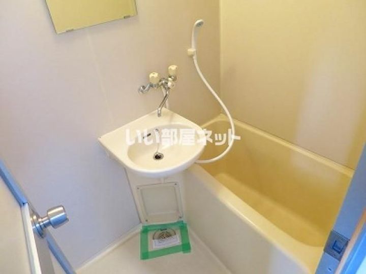 広島県広島市西区中広町3の賃貸マンションの風呂