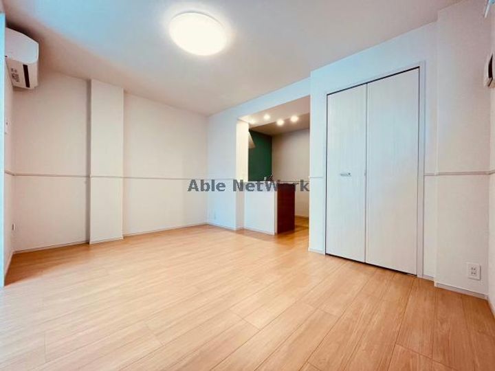 アルバス ファーストの内装