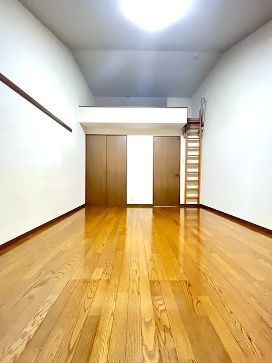 ハイツ彩光の居間