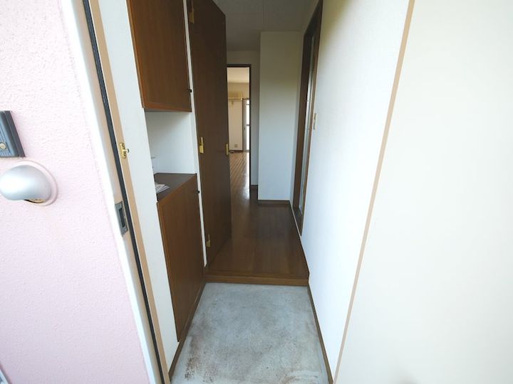 レジデンスわかばの玄関