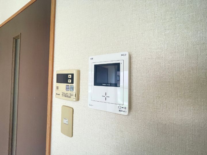 サープラス II オカダの内装