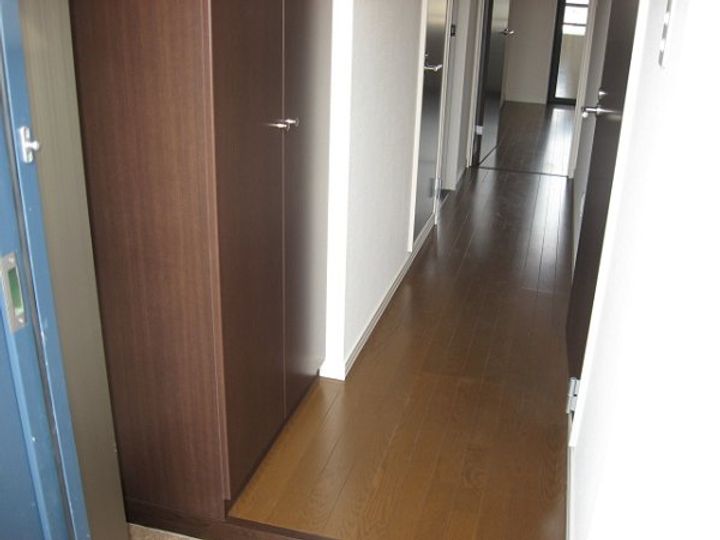 栃木県宇都宮市天神1(マンション)の賃貸物件の玄関