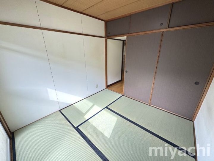 山田ビルの内装