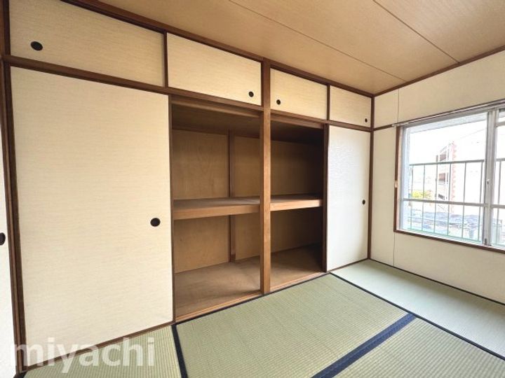 山田ビルの内装