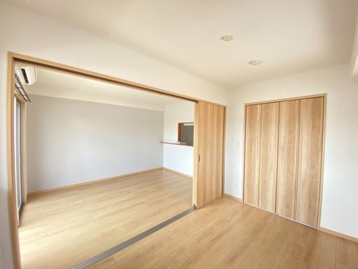 TYレジデンスIIの居間