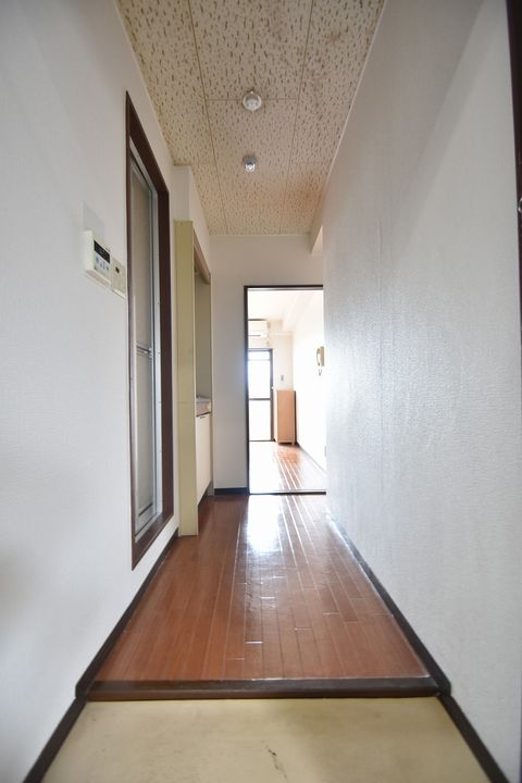 第5やたがいビルの玄関