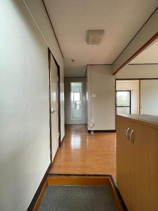 岡山県倉敷市松島(マンション)の賃貸物件の玄関