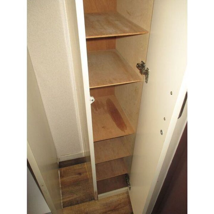 ハイツ極楽IIの玄関