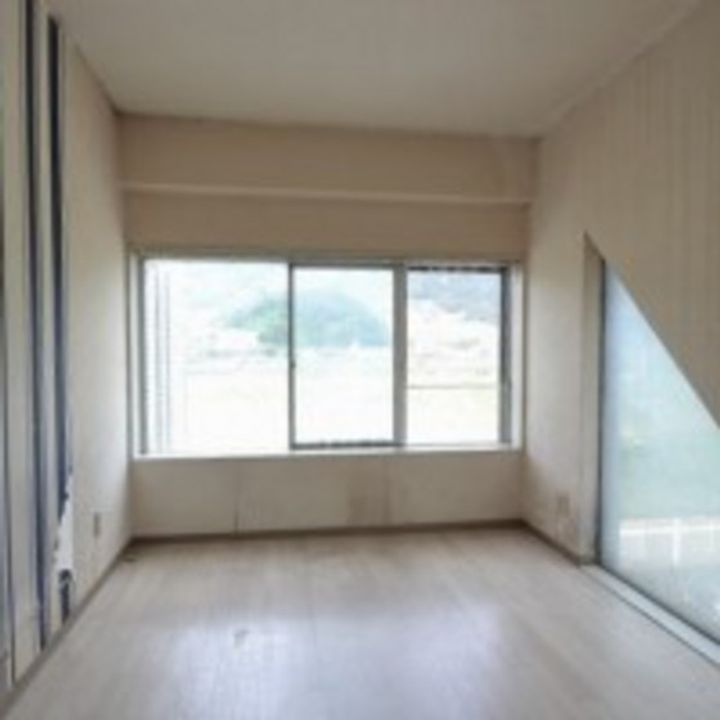 ソシアル高陽の居間