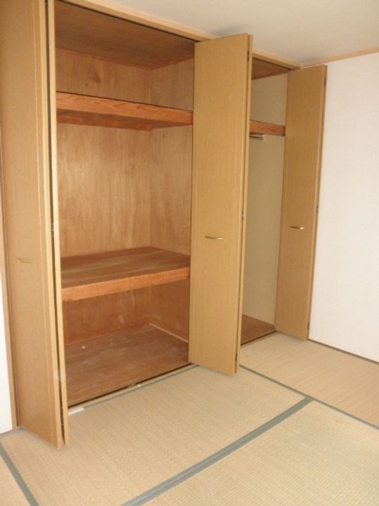 ウエノ・ウイングBの居間