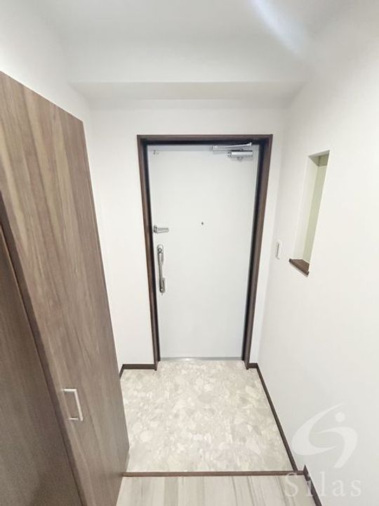 兵庫県川西市寺畑2(マンション)の賃貸物件の玄関