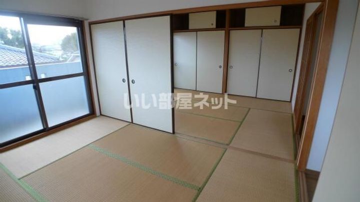 ソレイユ香栄IIの居間
