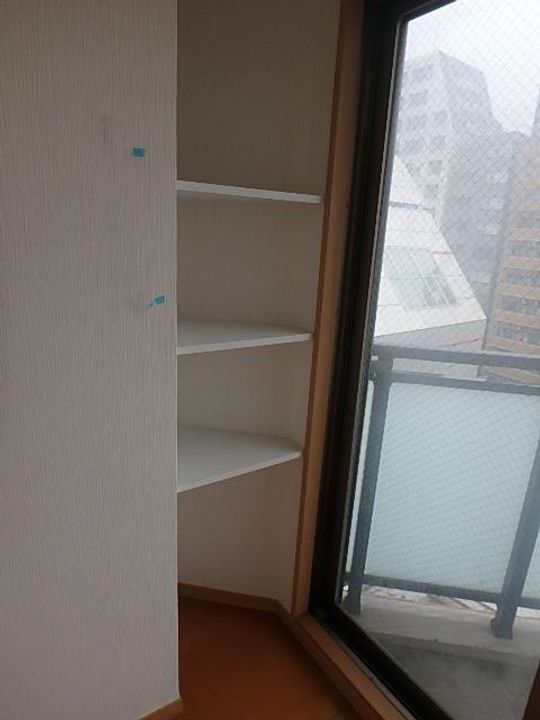 東京都新宿区箪笥町(マンション)の賃貸物件の居間
