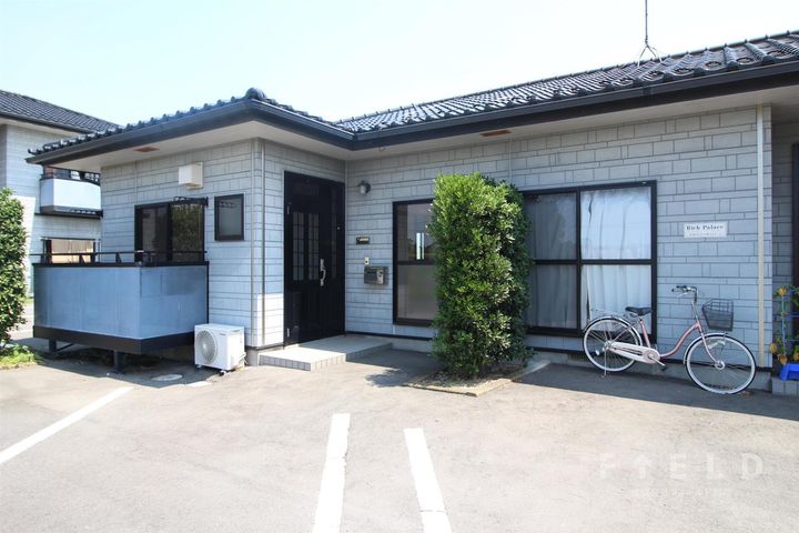 リッチパレスの外観