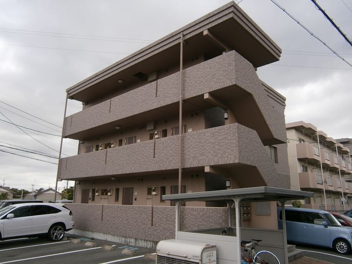 センチュリーの外観