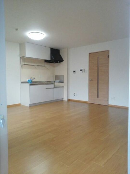 京都府久世郡久御山町佐古外屋敷(マンション)の賃貸物件の居間