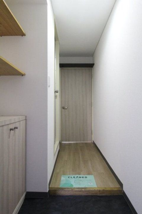 ホーユウコンフォルト神奈川新町の玄関